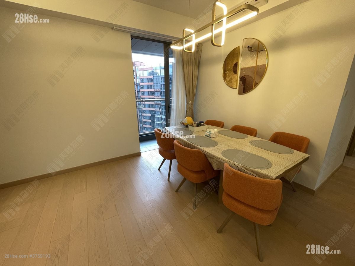 Solaria Sell 4 Bedrooms , 3 Bathrooms 1,066 ft²