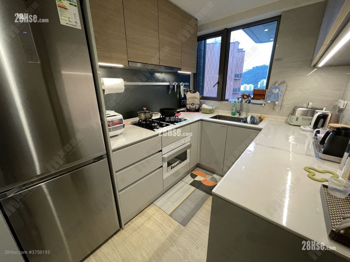 Solaria Sell 4 Bedrooms , 3 Bathrooms 1,066 ft²