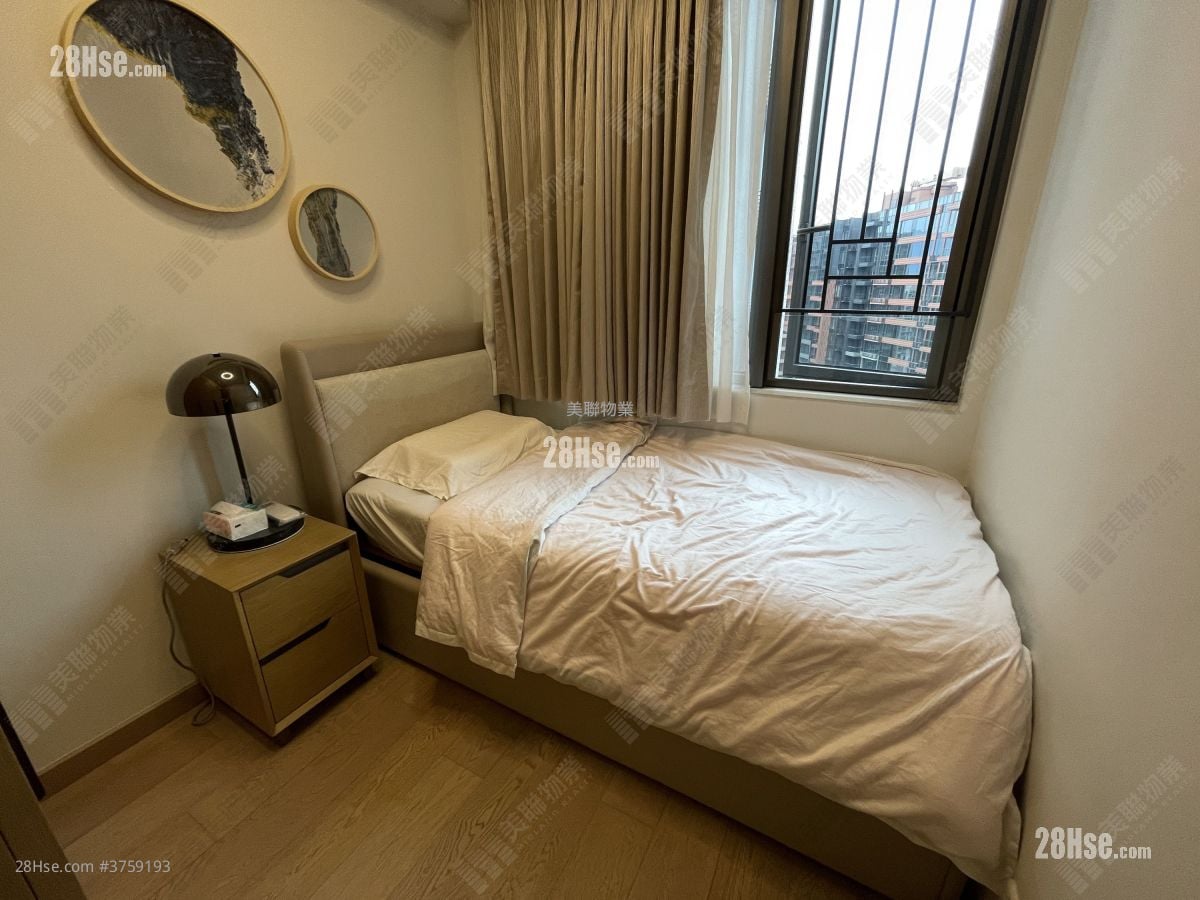 Solaria Sell 4 Bedrooms , 3 Bathrooms 1,066 ft²