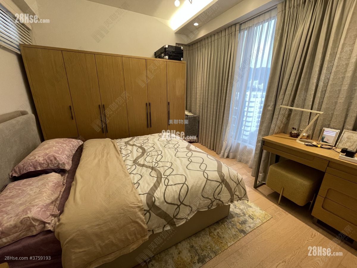 Solaria Sell 4 Bedrooms , 3 Bathrooms 1,066 ft²