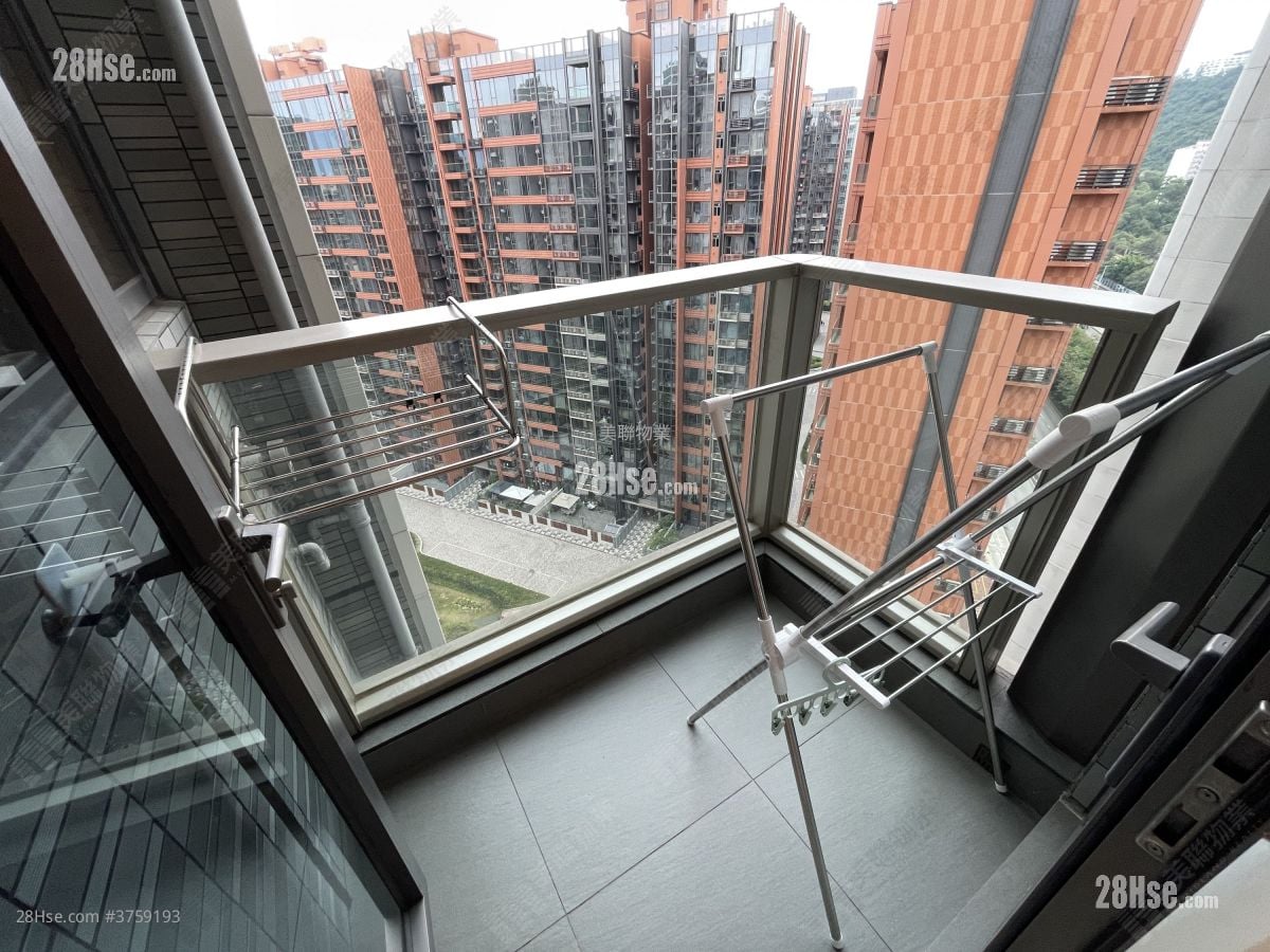 Solaria Sell 4 Bedrooms , 3 Bathrooms 1,066 ft²