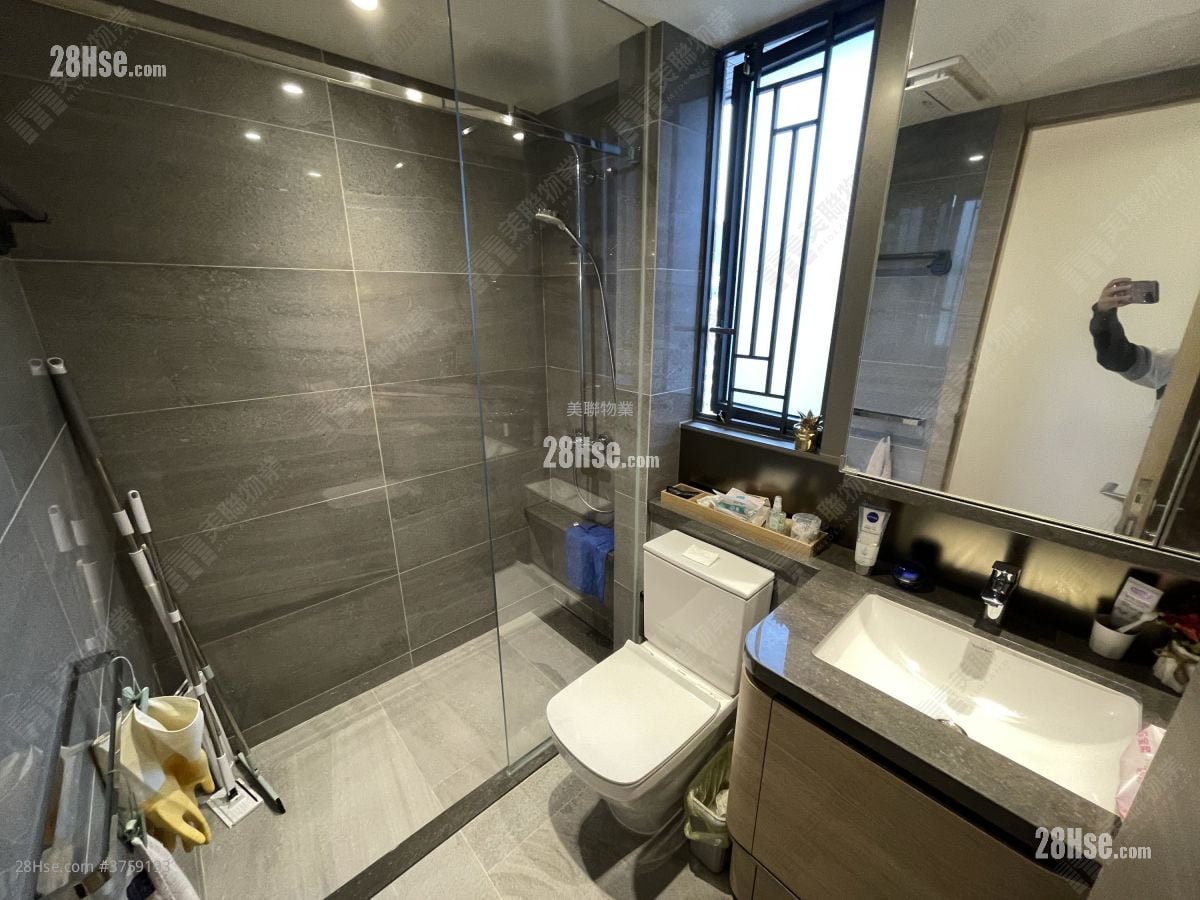 Solaria Sell 4 Bedrooms , 3 Bathrooms 1,066 ft²