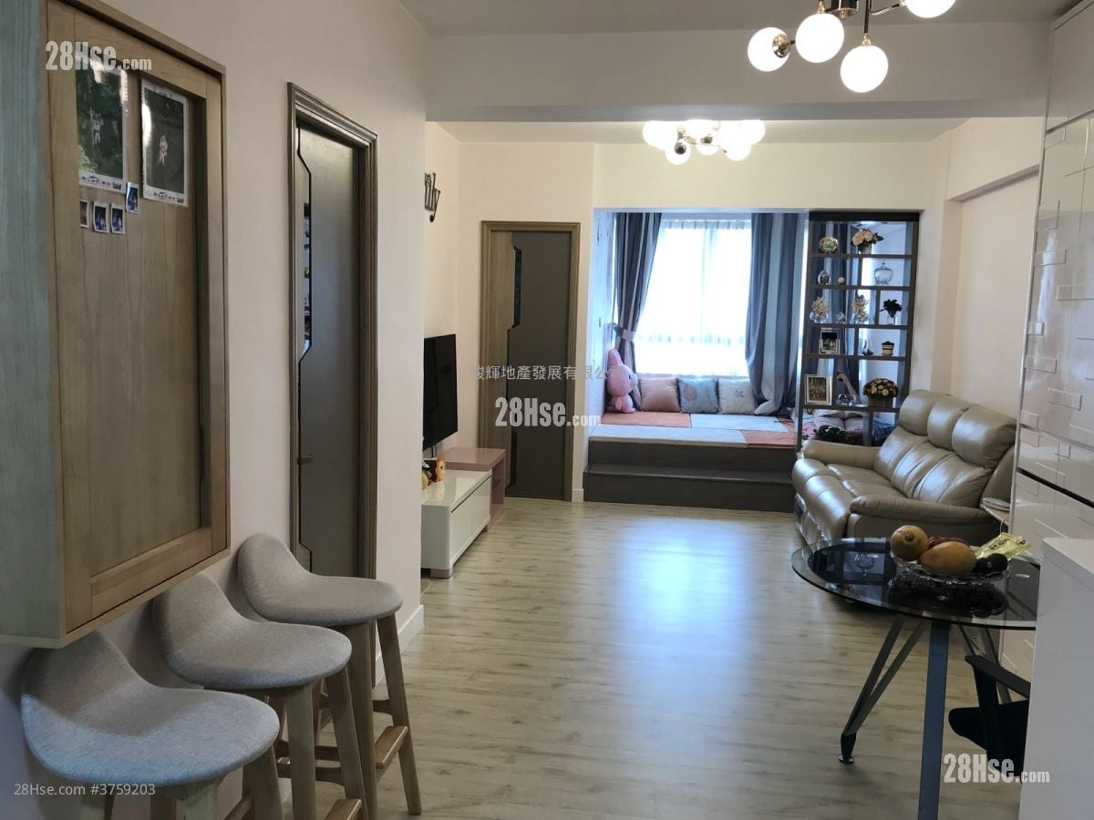 Kam Tong Building Sell 3 Bedrooms , 2 Bathrooms 640 ft²