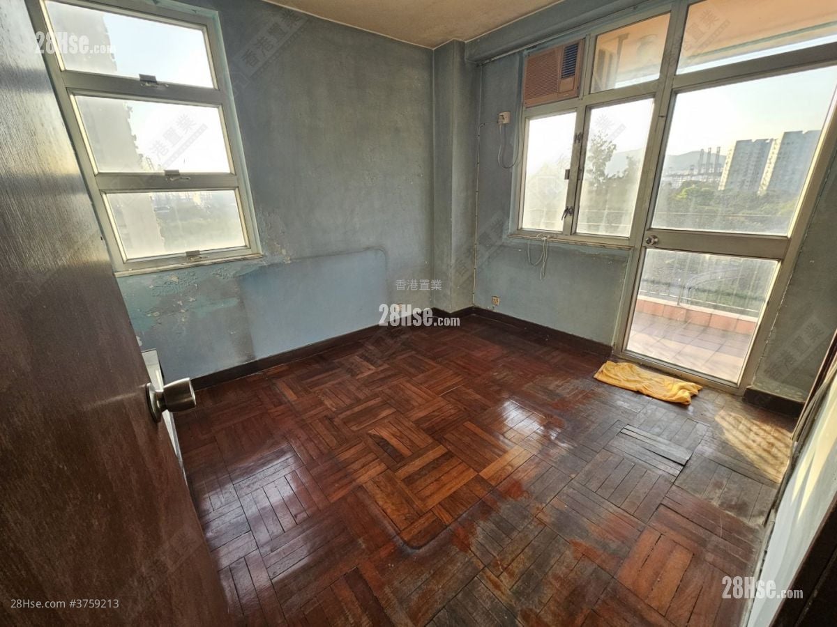 美孚新邨 售盘 3 房 906 平方尺