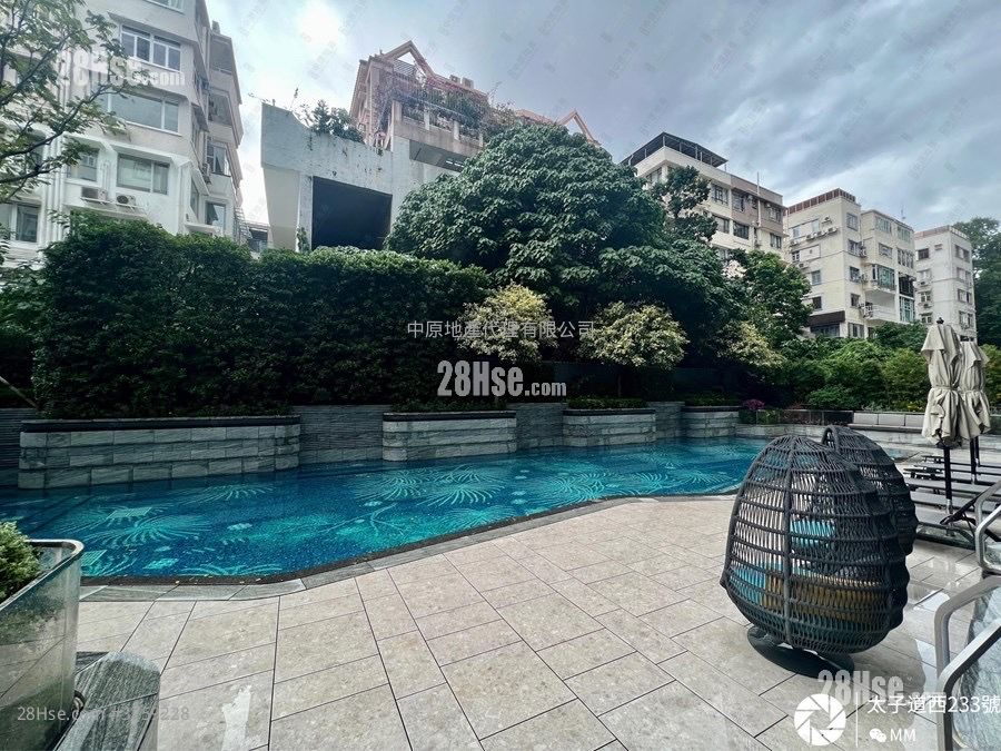 233  Prince Edward Road West Sell 4 Bedrooms 1,039 ft²