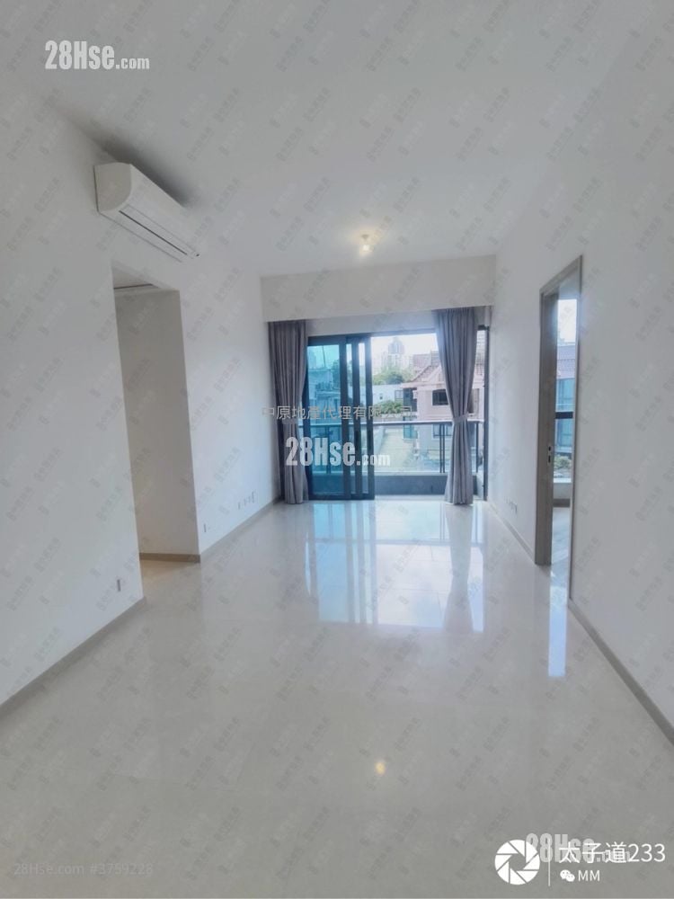 233  Prince Edward Road West Sell 4 Bedrooms 1,039 ft²