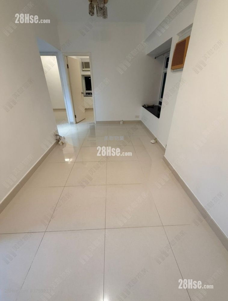 Ho Fai Garden Sell 3 Bedrooms , 1 Bathroom 437 ft²
