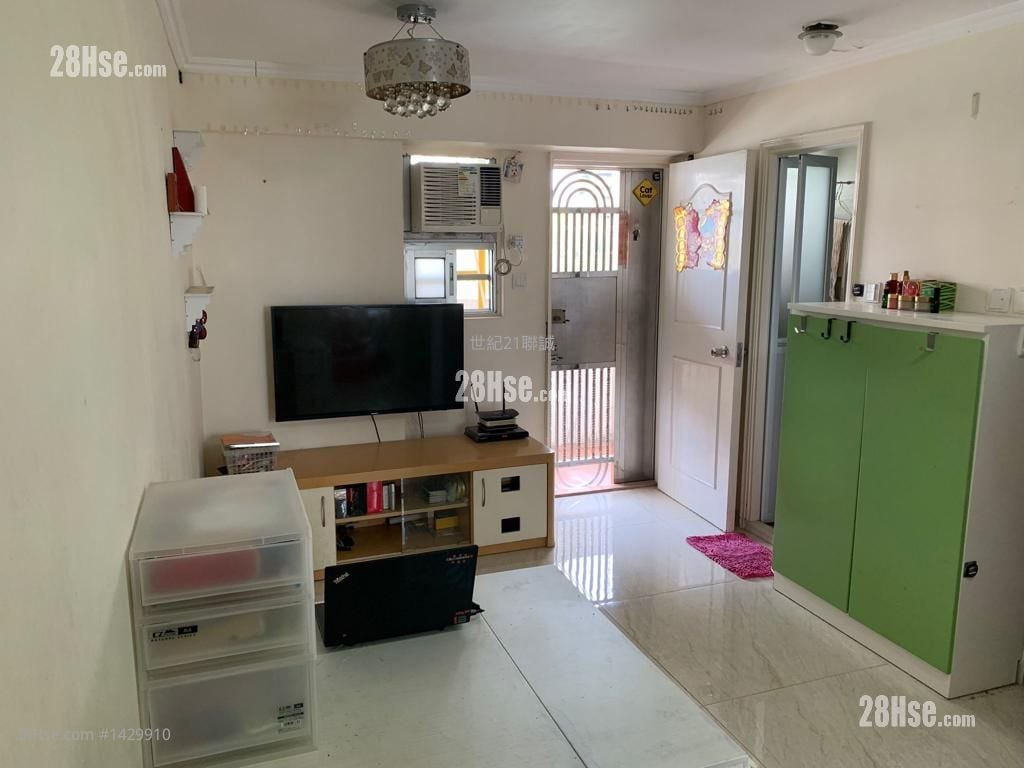 Cheung Wo Court Sell 2 Bedrooms , 1 Bathroom 441 ft²