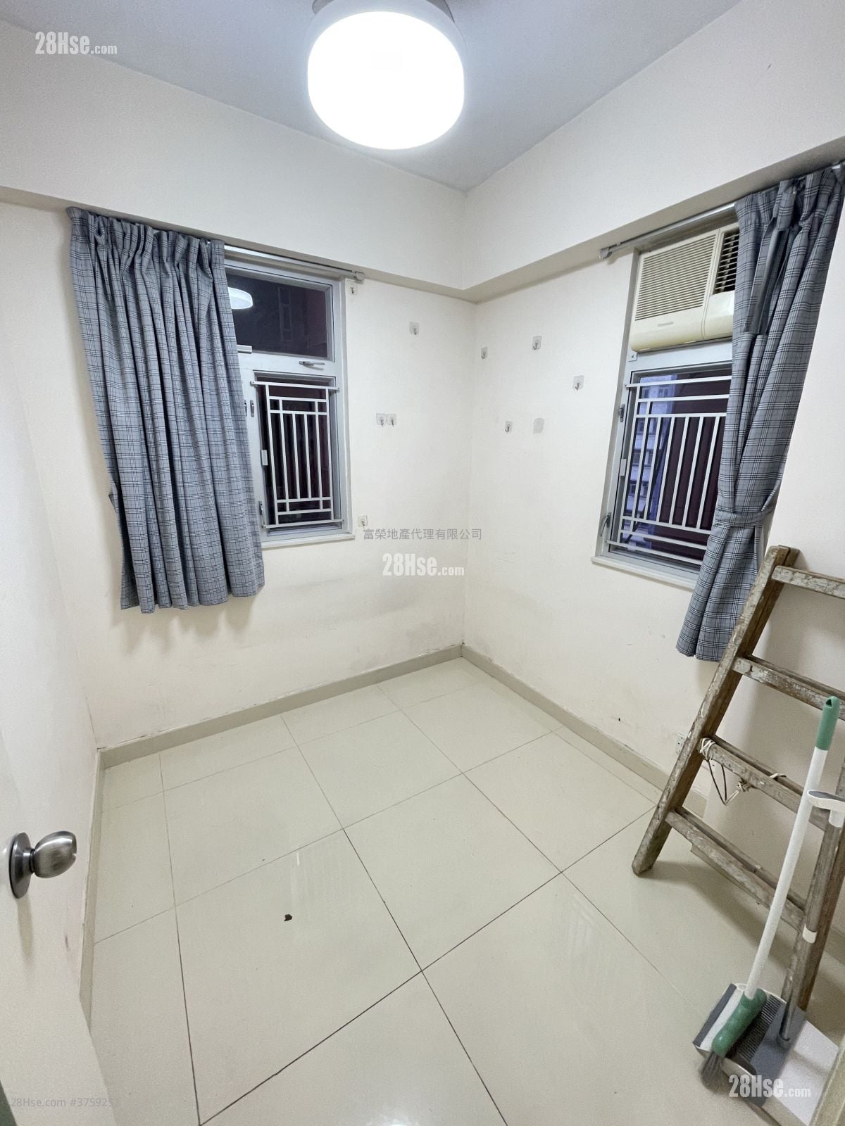 Whampoa Estate Sell 2 Bedrooms , 1 Bathroom 356 ft²
