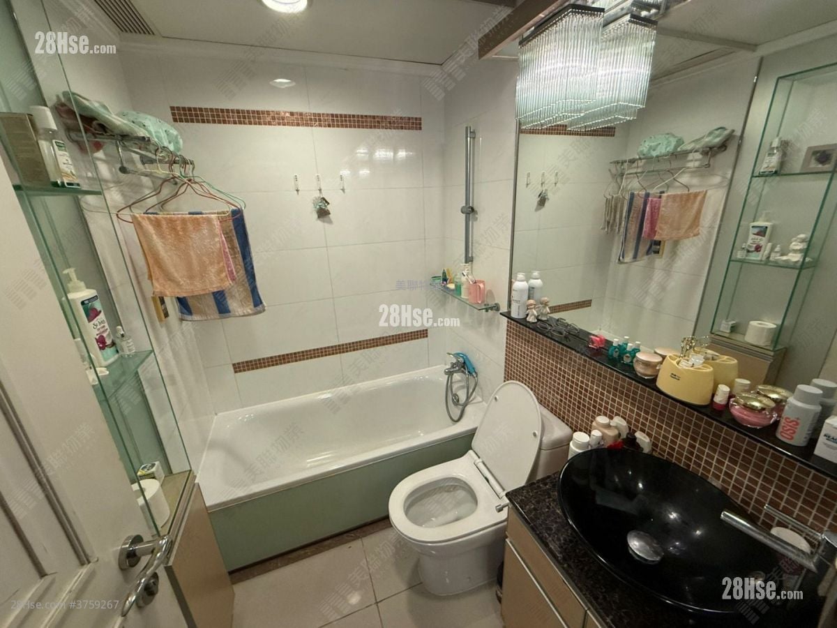 都会駅 售盘 2 房 , 1 浴室 492 平方尺