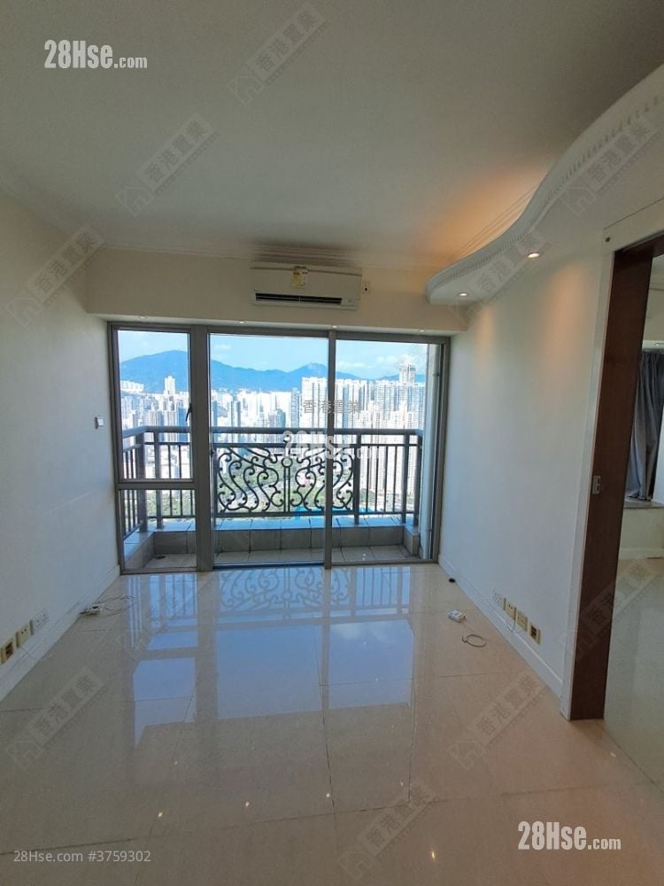 Hampton Place Sell 2 Bedrooms , 1 Bathroom 459 ft²