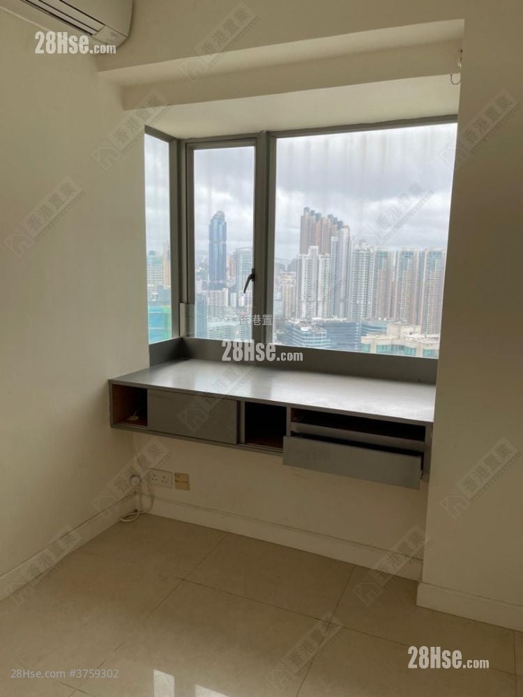 Hampton Place Sell 2 Bedrooms , 1 Bathroom 459 ft²