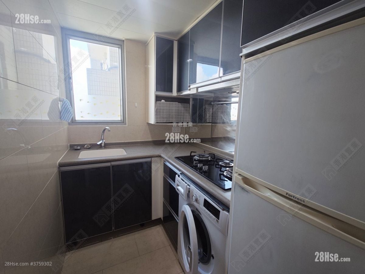 Hampton Place Sell 2 Bedrooms , 1 Bathroom 459 ft²