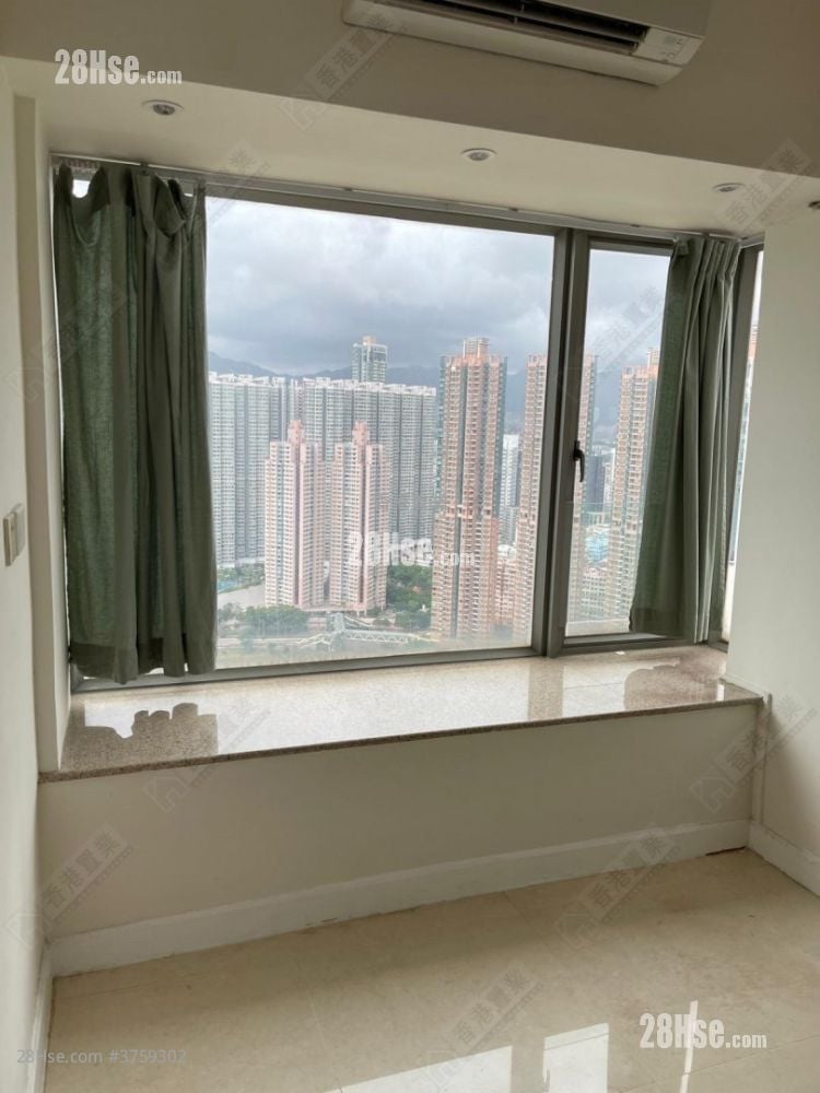 Hampton Place Sell 2 Bedrooms , 1 Bathroom 459 ft²