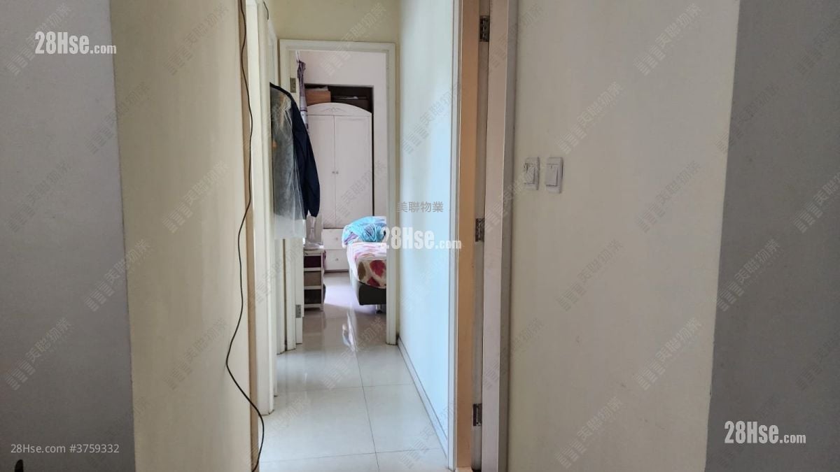 峻滢 售盘 3 房 694 平方尺