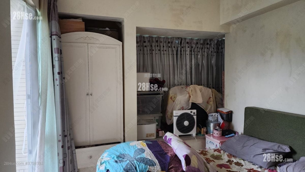 峻滢 售盘 3 房 694 平方尺