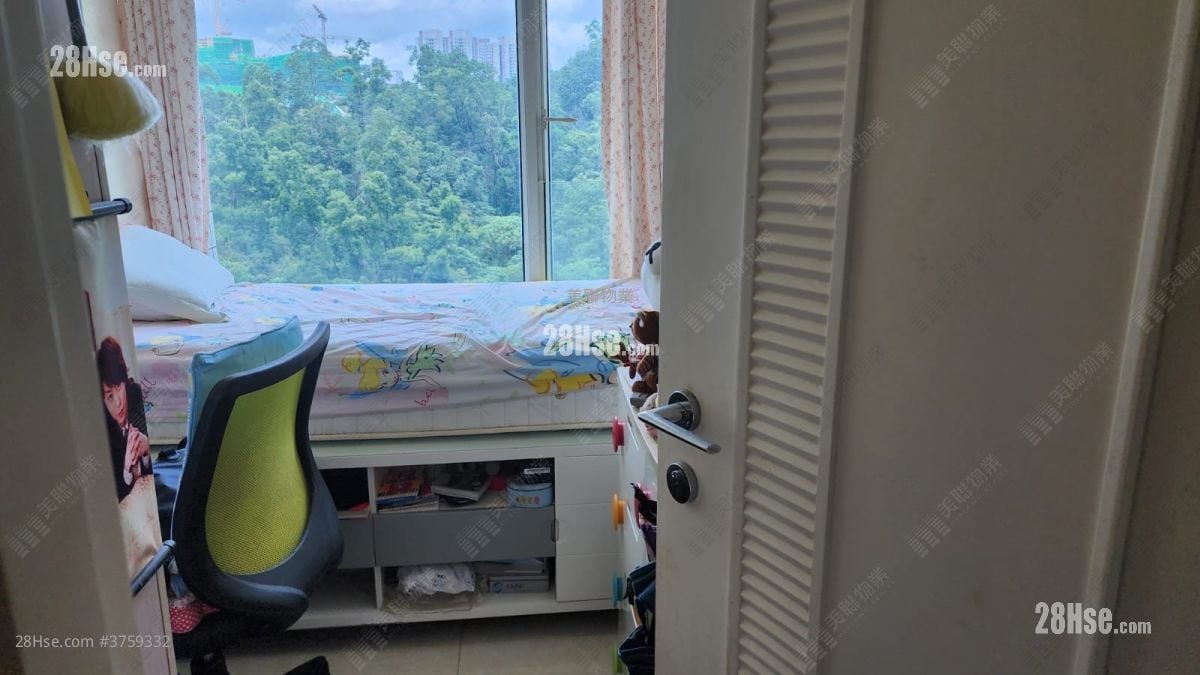 峻滢 售盘 3 房 694 平方尺