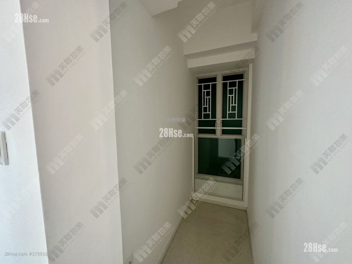 峻滢 售盘 3 房 738 平方尺