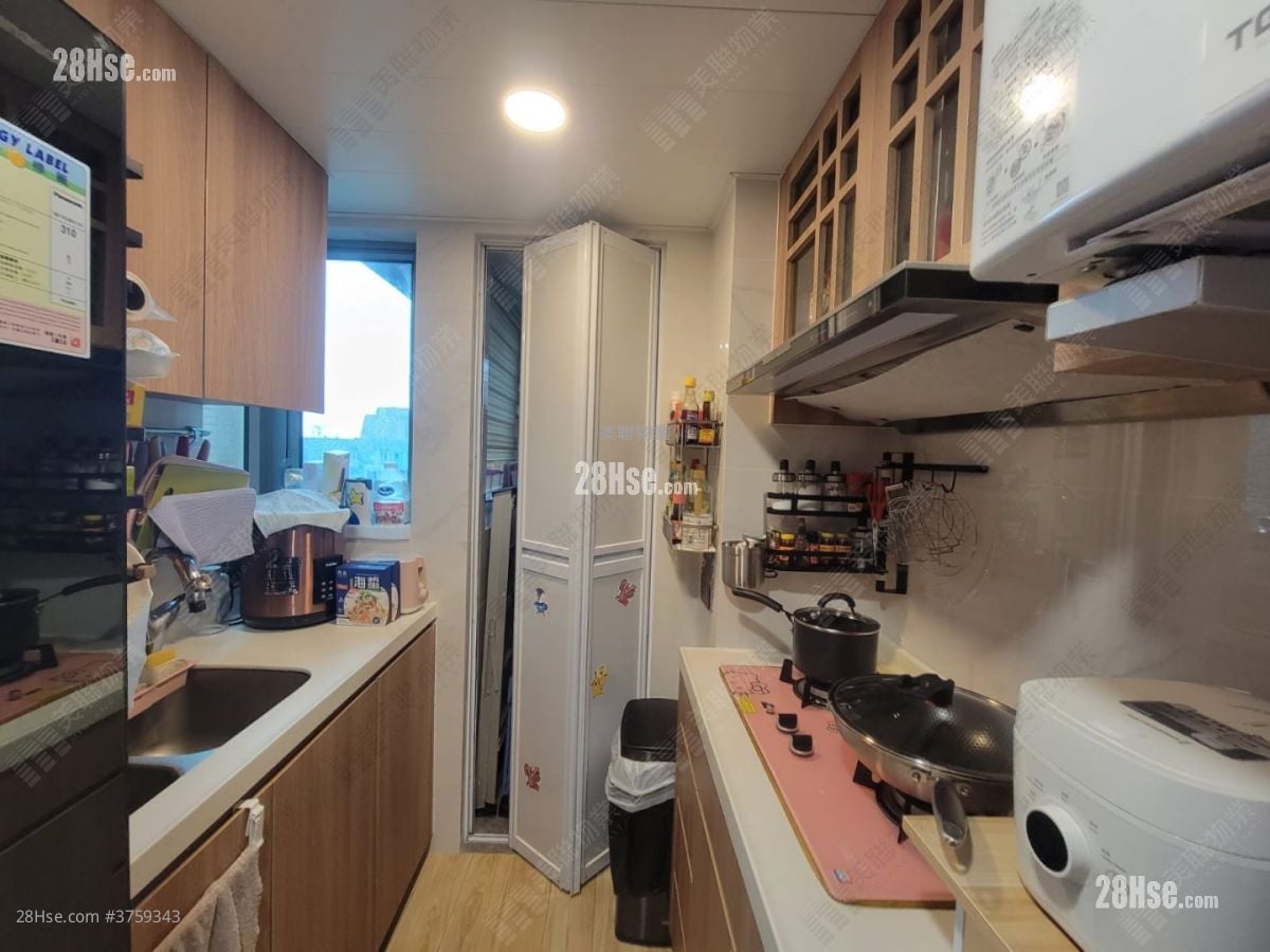 峻滢 售盘 3 房 750 平方尺