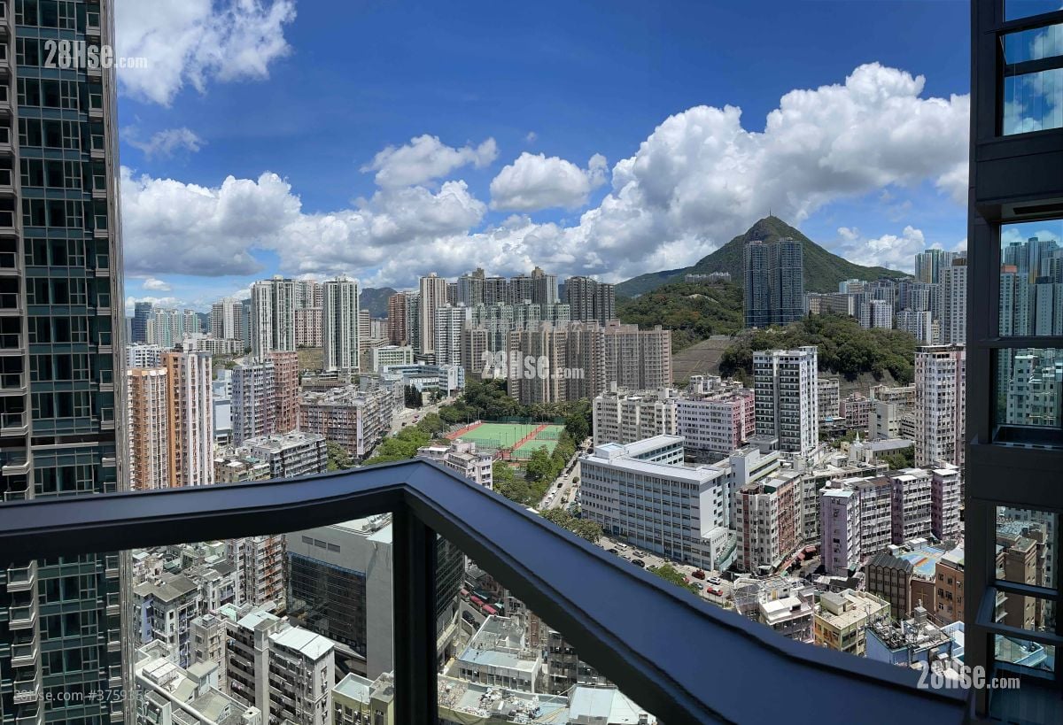 Grand Central Sell 3 Bedrooms 880 ft²