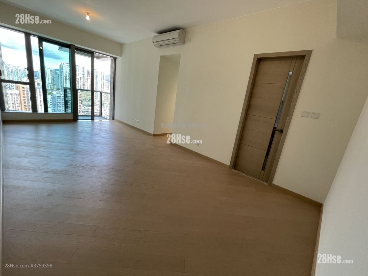 Grand Central Sell 3 Bedrooms 880 ft²