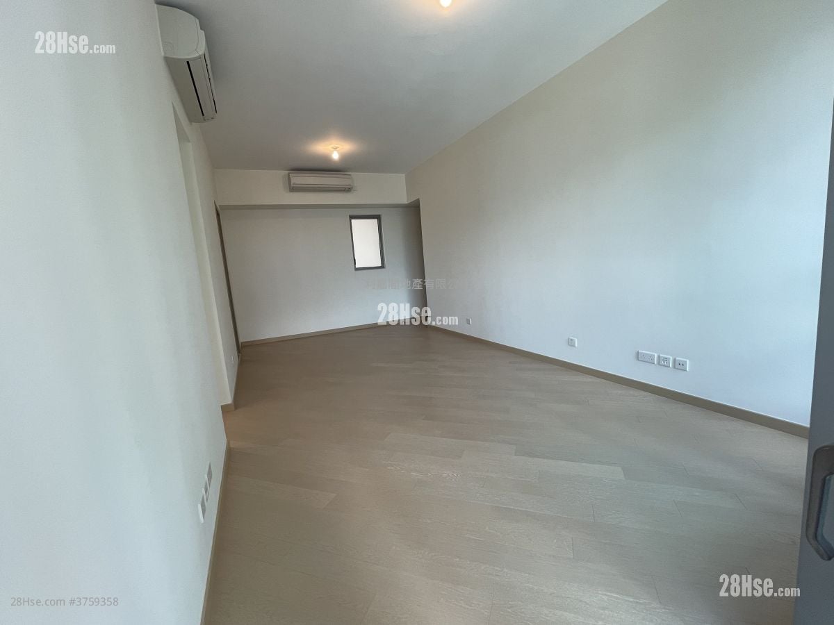 Grand Central Sell 3 Bedrooms 880 ft²