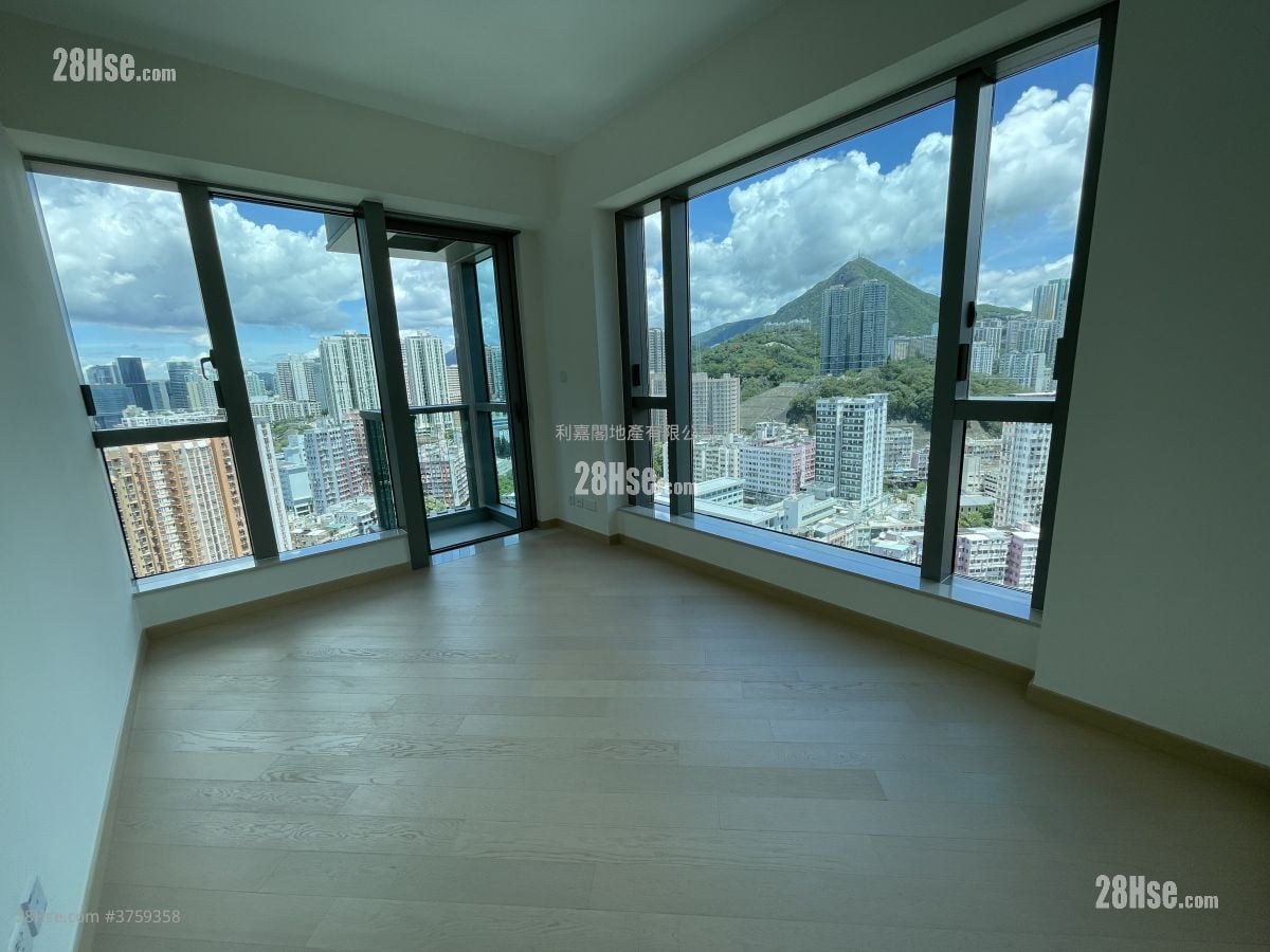 Grand Central Sell 3 Bedrooms 880 ft²