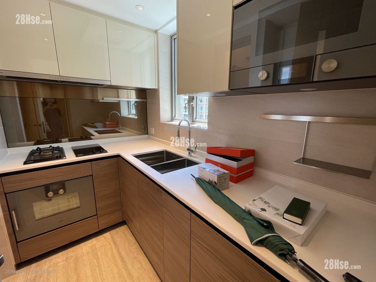 Grand Central Sell 3 Bedrooms 880 ft²