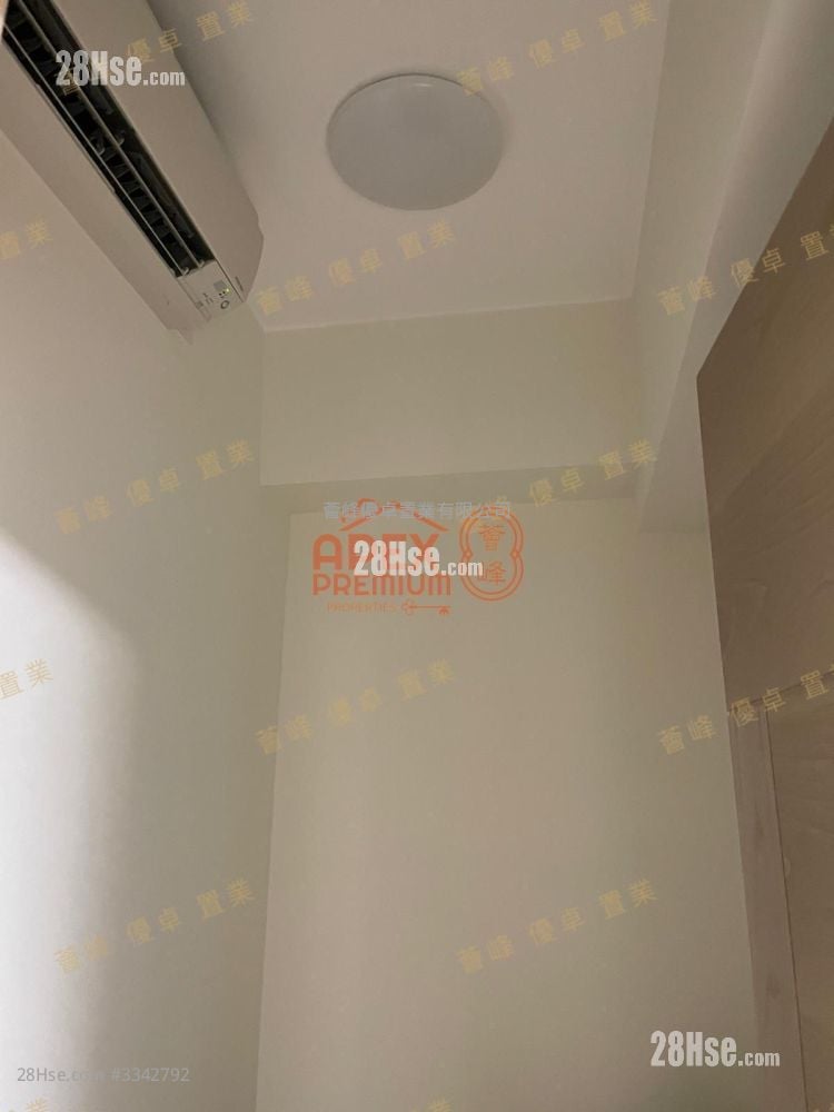 Grand Central Sell 2 Bedrooms , 1 Bathroom 597 ft²