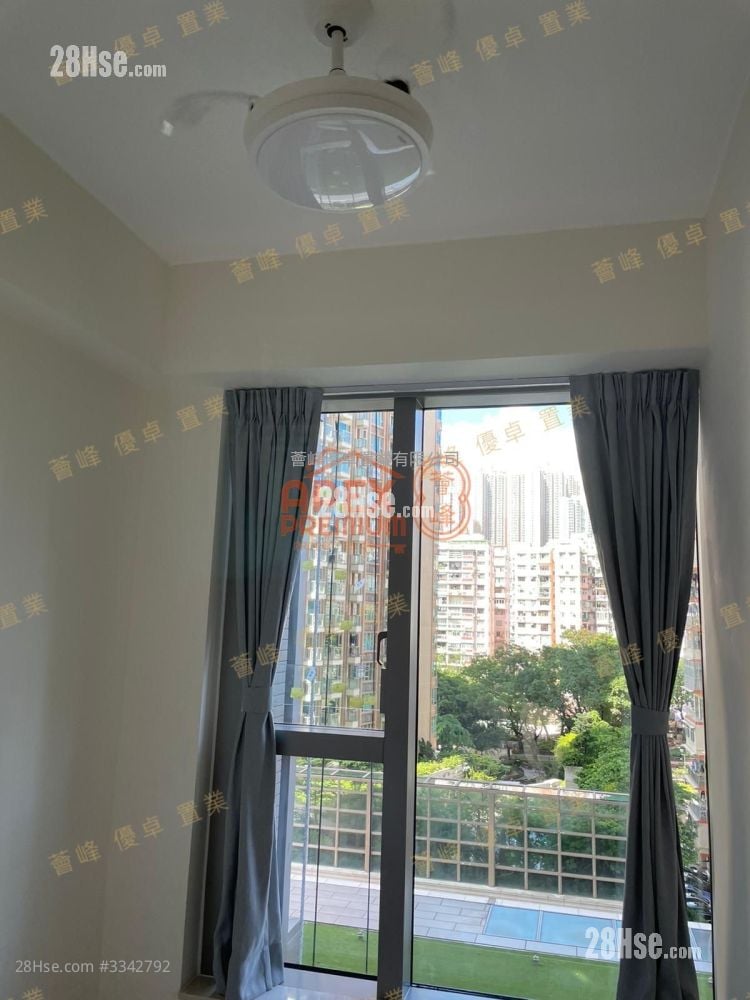 Grand Central Sell 2 Bedrooms , 1 Bathroom 597 ft²