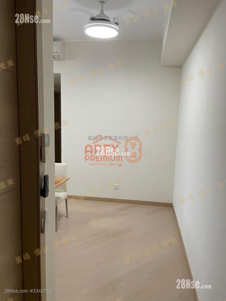 Grand Central Sell 2 Bedrooms , 1 Bathroom 597 ft²