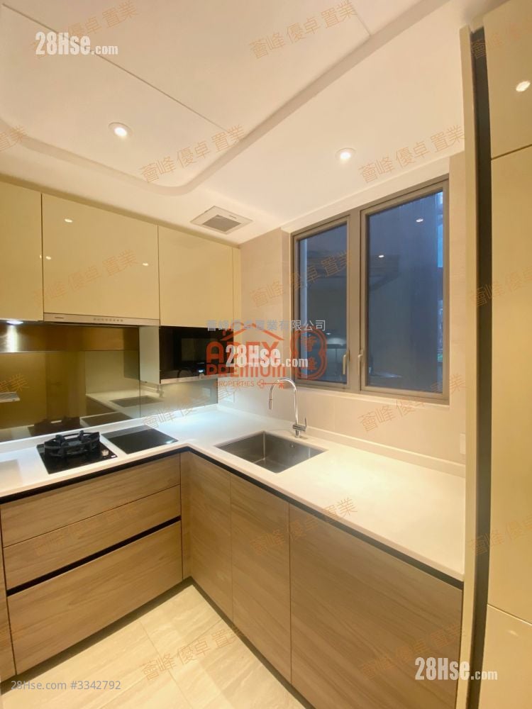 Grand Central Sell 2 Bedrooms , 1 Bathroom 597 ft²