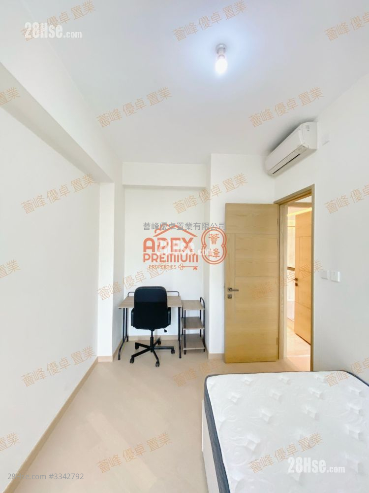 Grand Central Sell 2 Bedrooms , 1 Bathroom 597 ft²