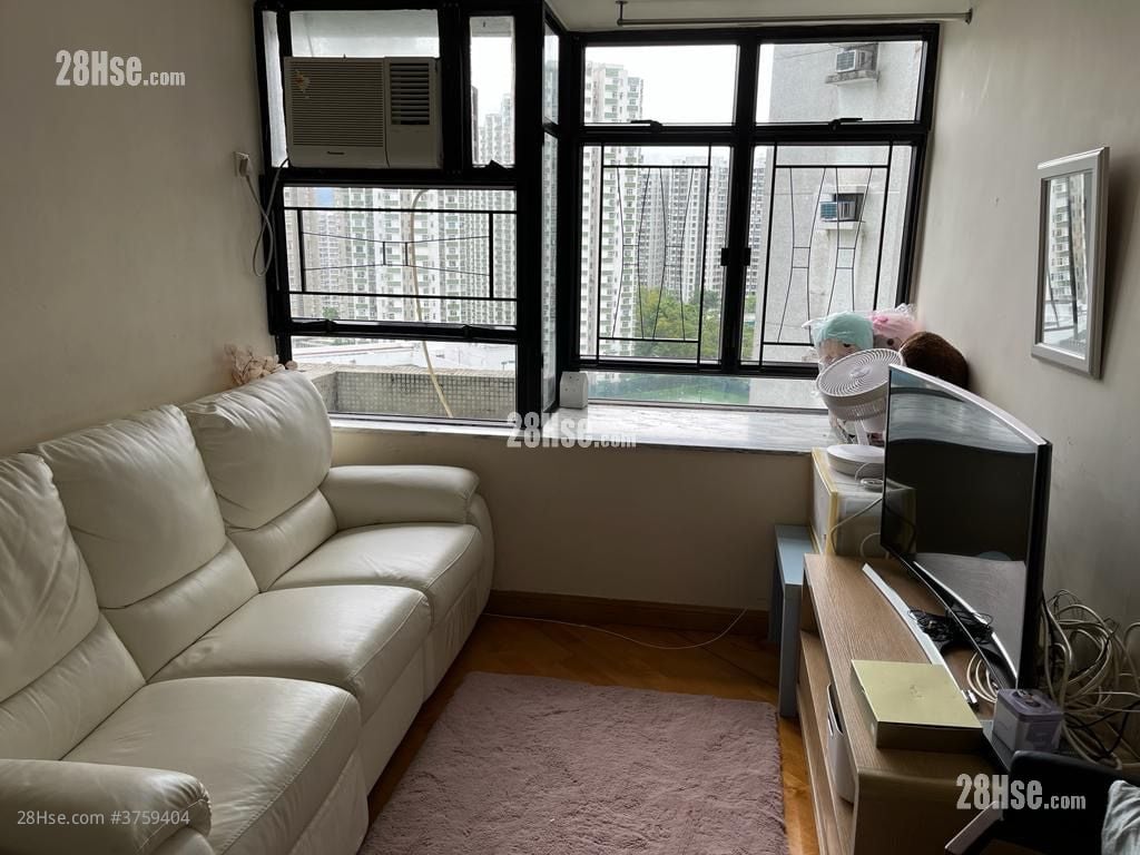 Kornhill Sell 2 Bedrooms , 1 Bathroom 497 ft²