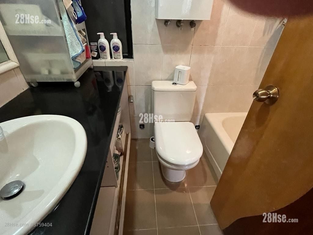 Kornhill Sell 2 Bedrooms , 1 Bathroom 497 ft²