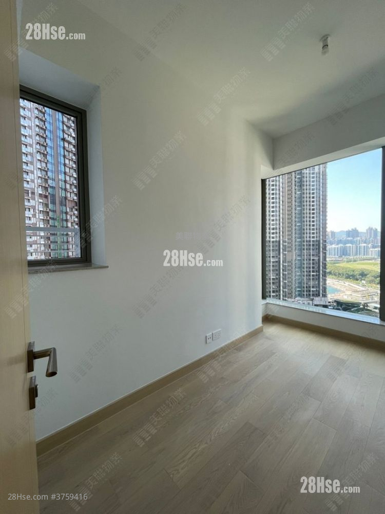 Grand Marini Sell 3 Bedrooms 652 ft²