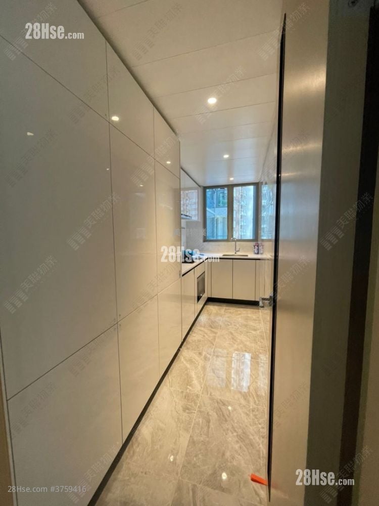 Grand Marini Sell 3 Bedrooms 652 ft²