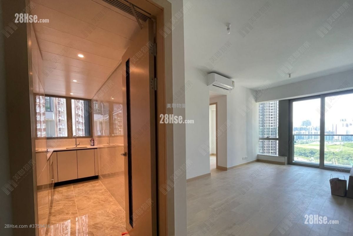 Grand Marini Sell 3 Bedrooms 652 ft²