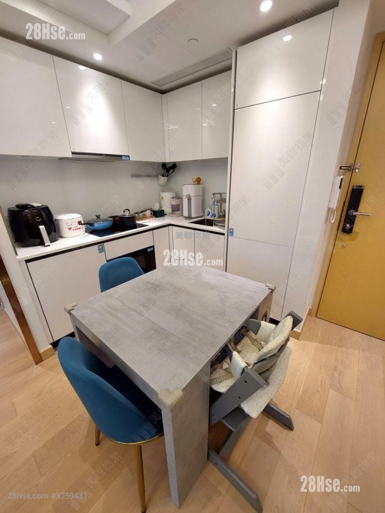 Marini Sell 2 Bedrooms 467 ft²