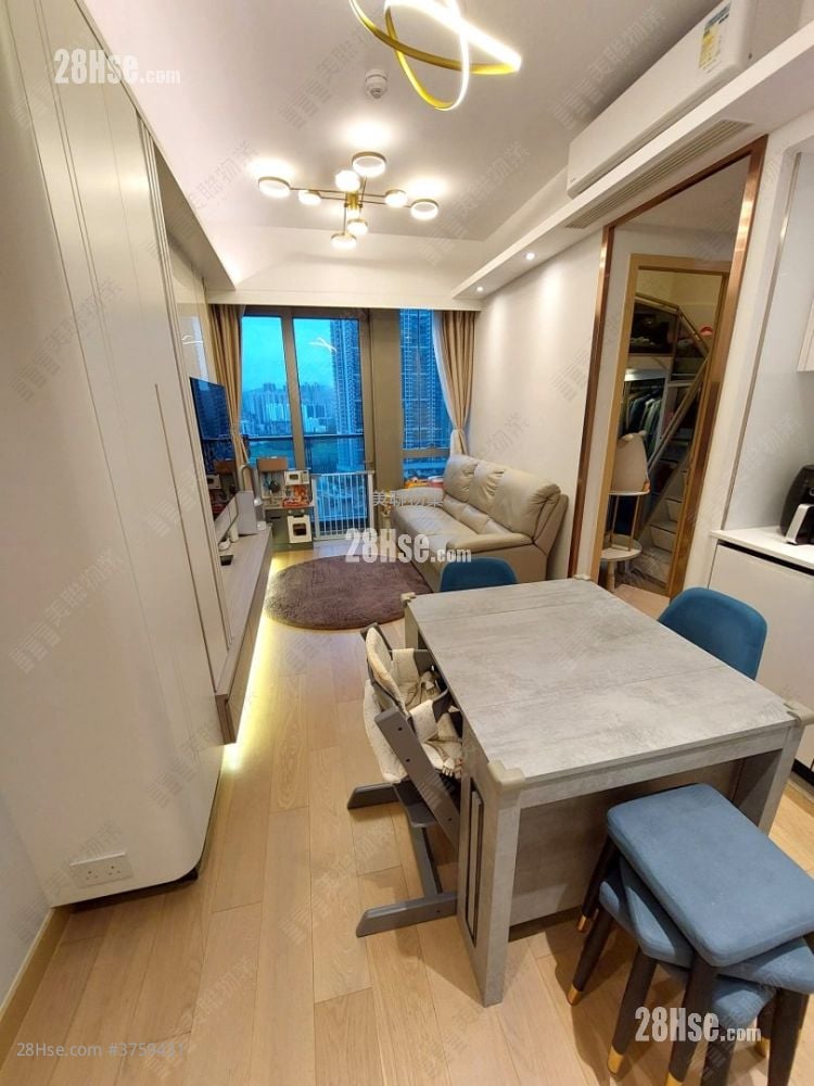 Marini Sell 2 Bedrooms 467 ft²