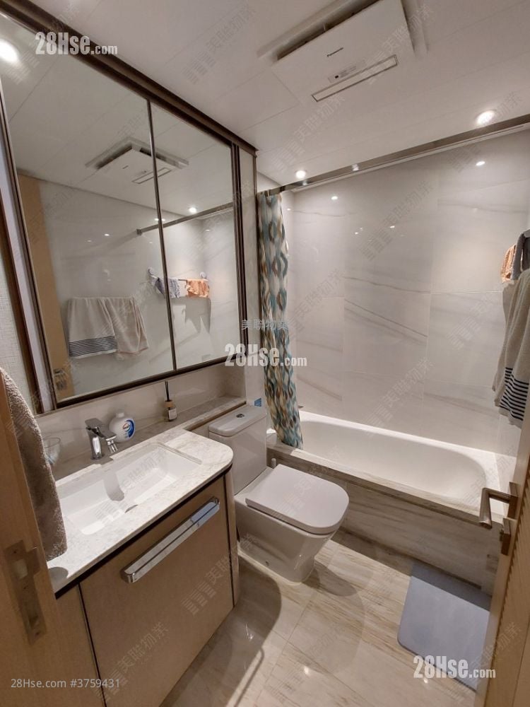 Marini Sell 2 Bedrooms 467 ft²