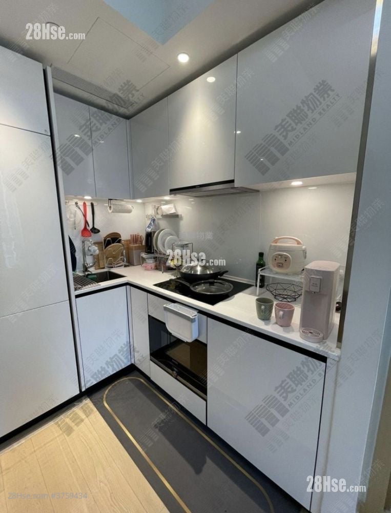 Marini Sell 1 Bedroom 380 ft²