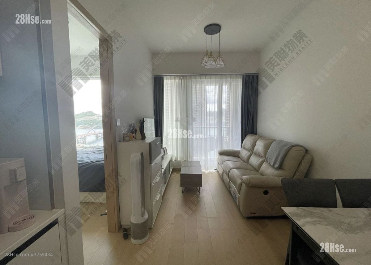 Marini Sell 1 Bedroom 380 ft²