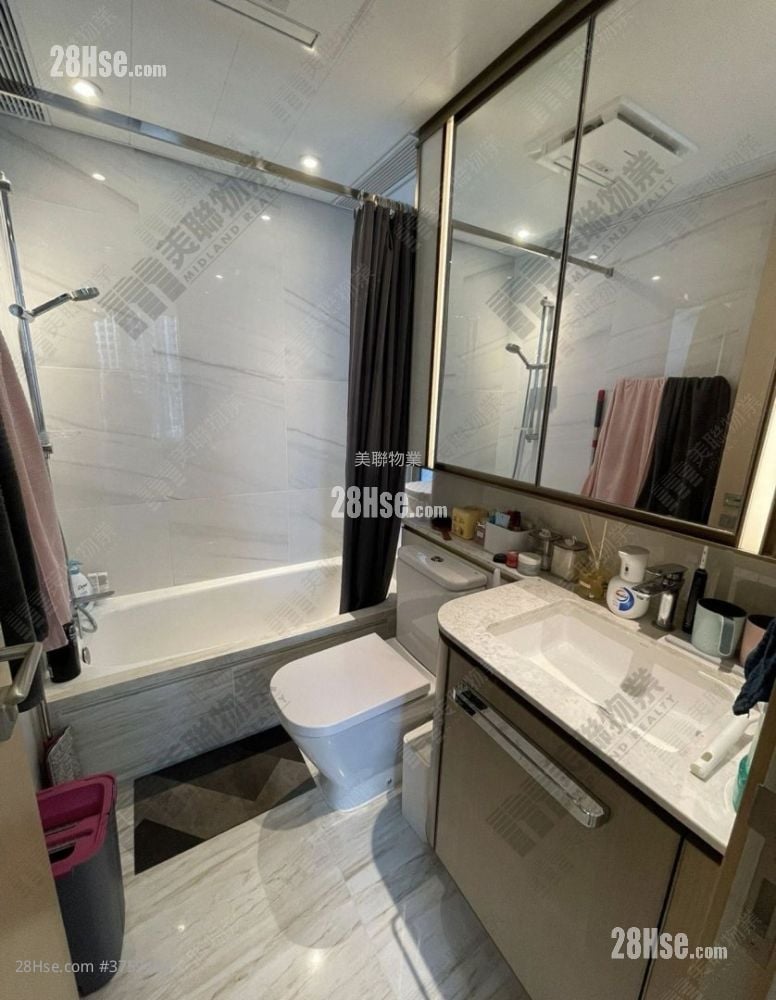 Marini Sell 1 Bedroom 380 ft²