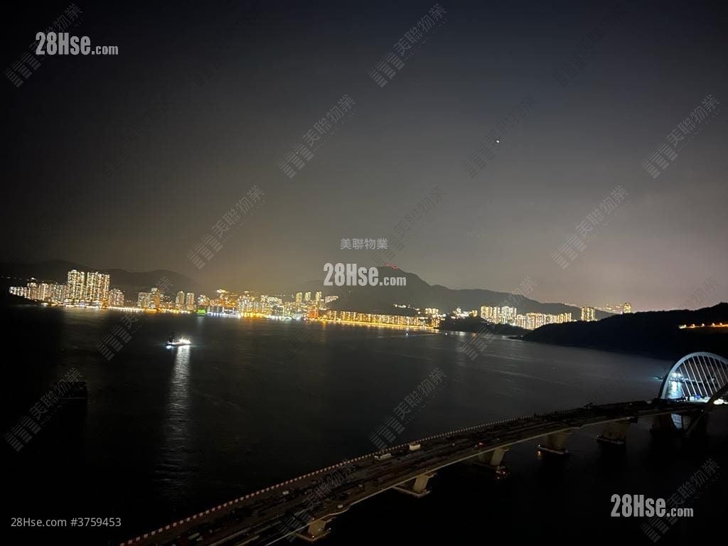 Sea To Sky Sell 3 Bedrooms 791 ft²