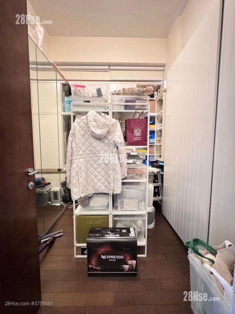 南岸 售盘 3 房 , 2 浴室 928 平方尺