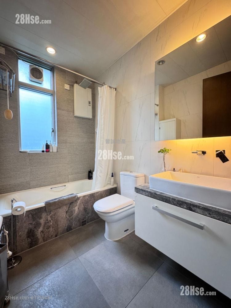 南岸 售盘 3 房 , 2 浴室 928 平方尺