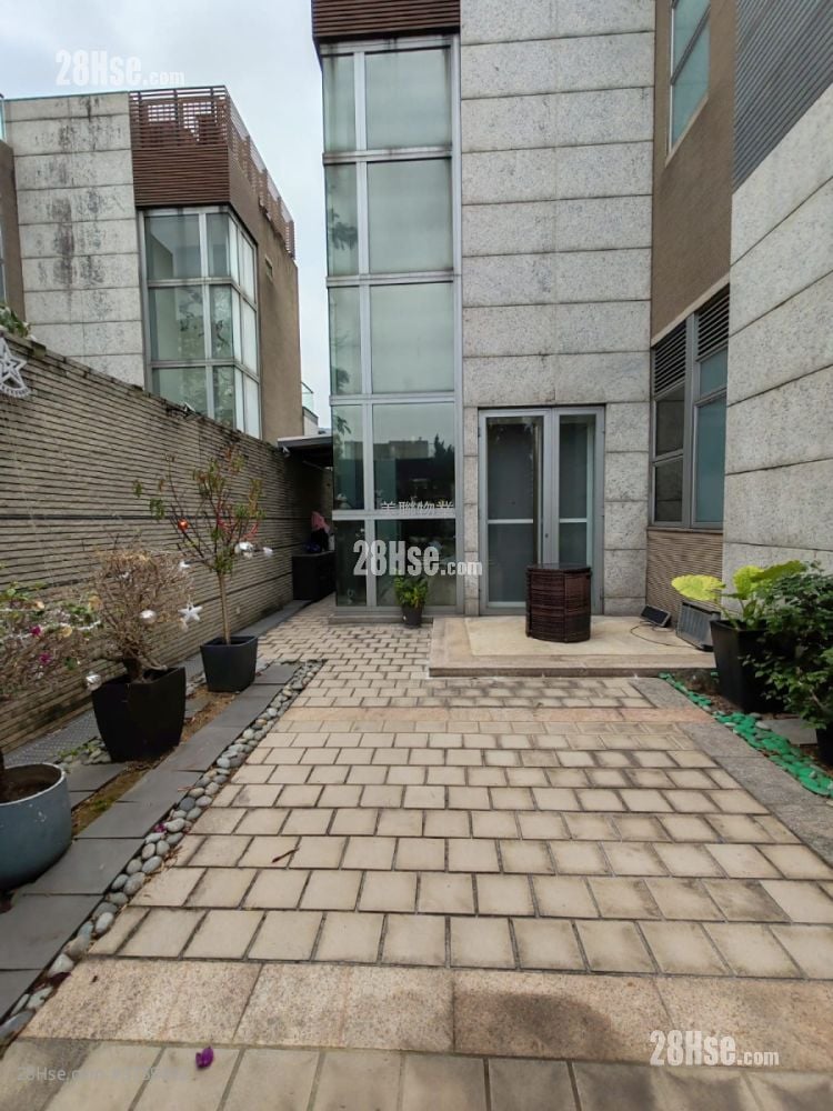 One Hyde Park Sell 3 Bedrooms , 5+ Bathrooms 1,946 ft²