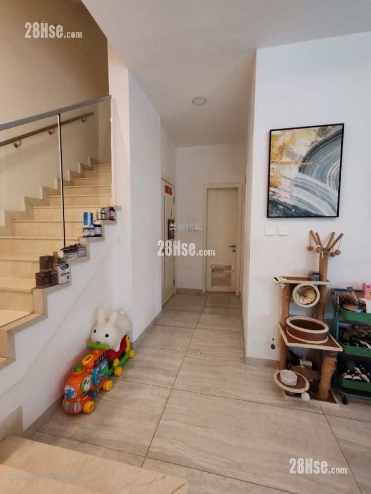 One Hyde Park Sell 3 Bedrooms , 5+ Bathrooms 1,946 ft²