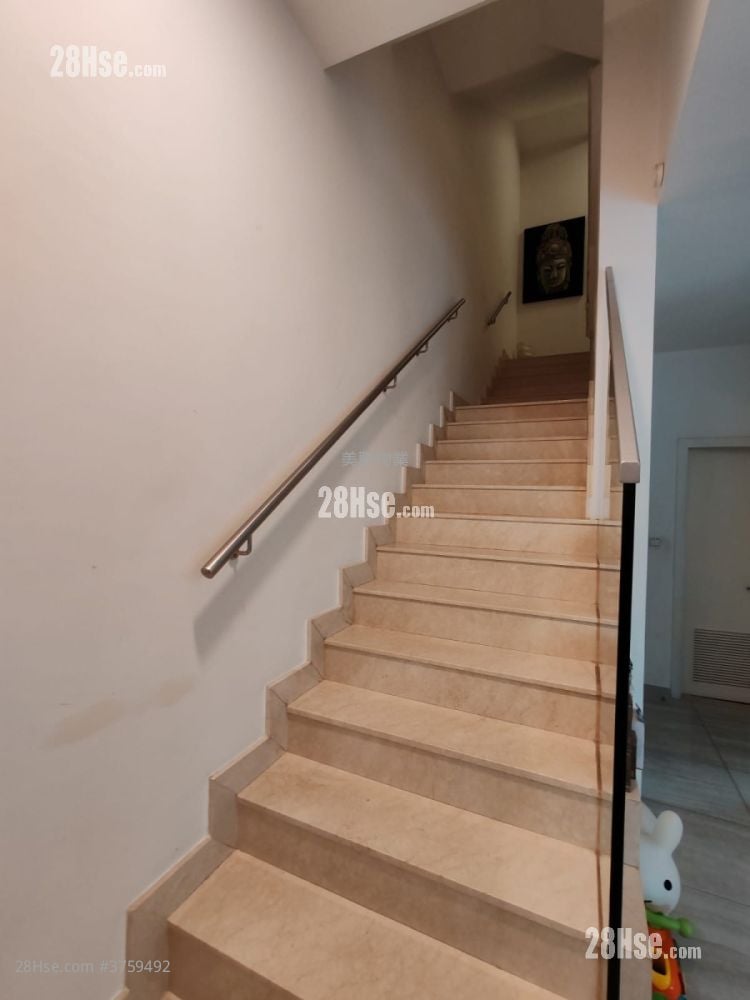 One Hyde Park Sell 3 Bedrooms , 5+ Bathrooms 1,946 ft²